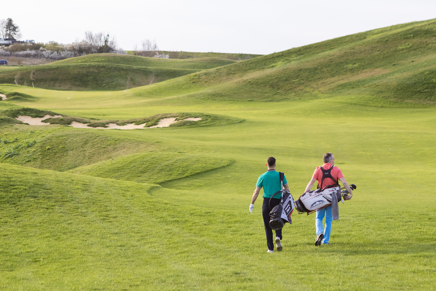 Partie de golf entre amis à Thiverval-Grignon.